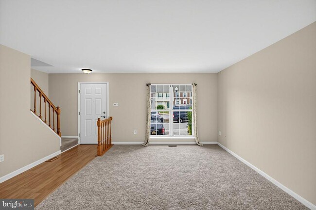 Building Photo - 502 Meadowmist Way