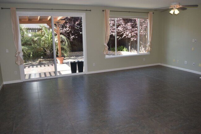 Building Photo - 1378 Seymour Cir