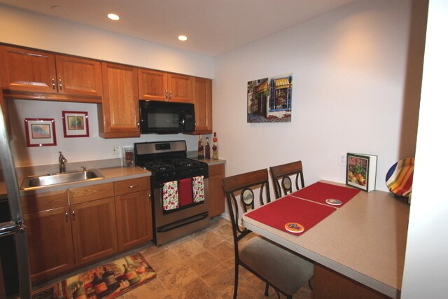 Building Photo - 5400 Carriageway Dr