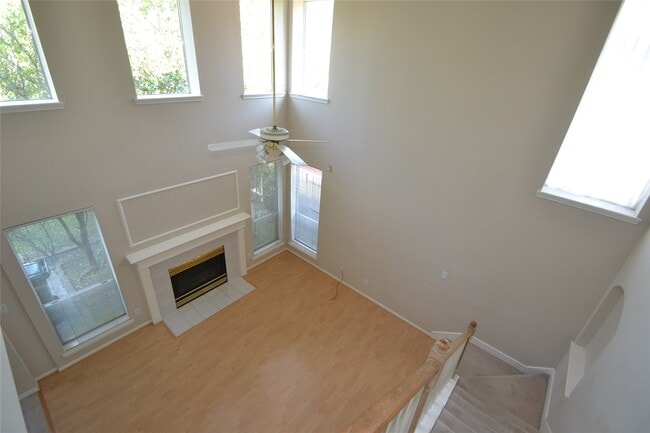 Building Photo - 15406 Amesbury Ln