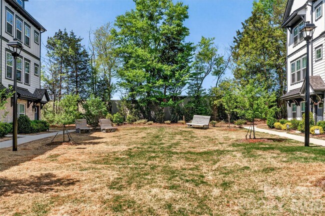 Building Photo - 504 Annie Lowery Wy