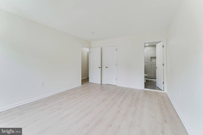 Building Photo - 7107 Sontag Way