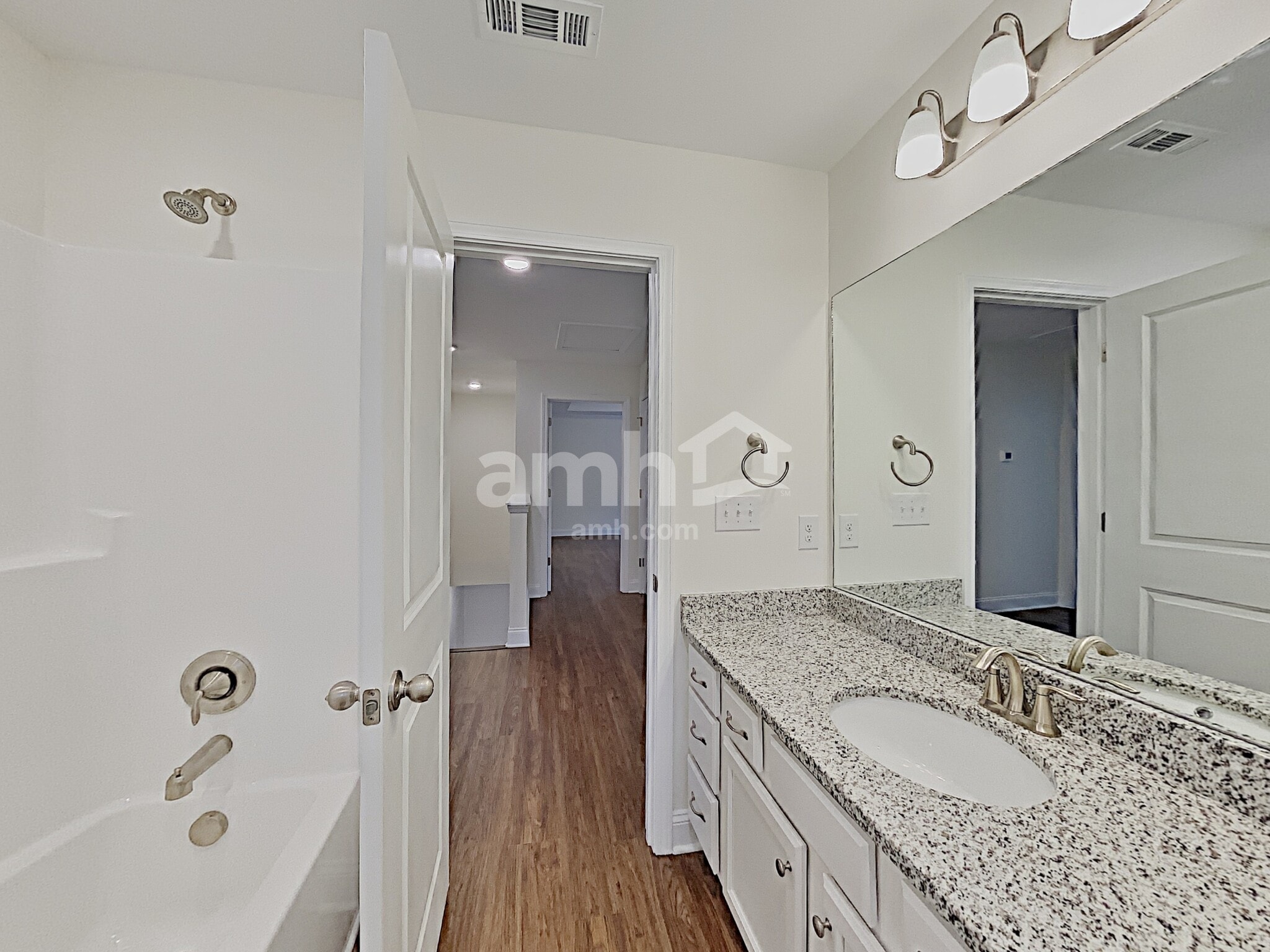 Building Photo - 444 Charity Ln