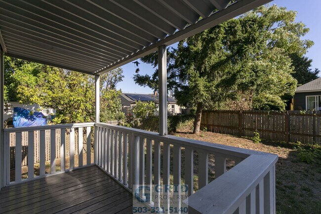 Building Photo - 2 Bedroom Home Available in Southeast Port...