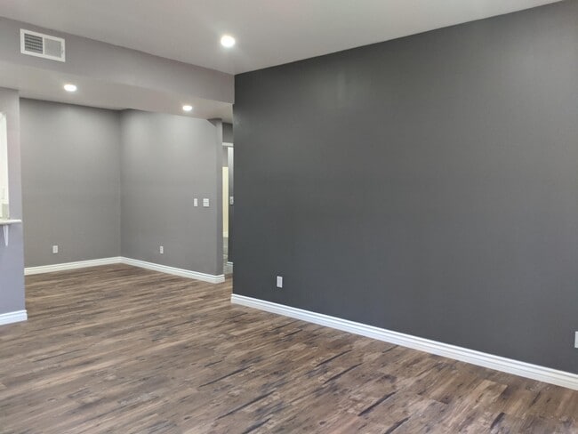 Building Photo - 23947 Del Monte Dr.