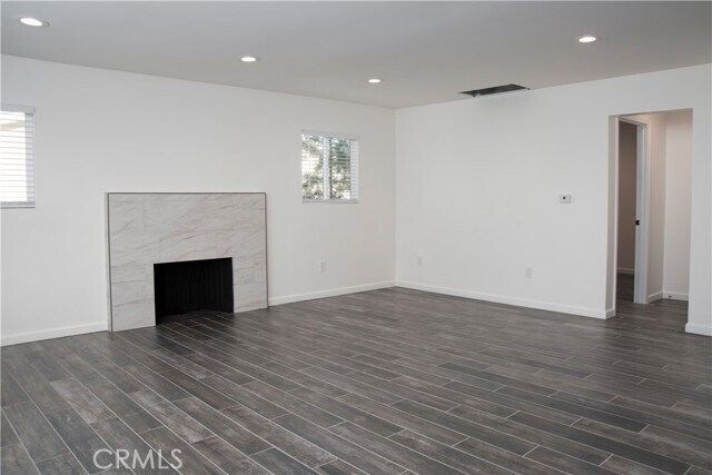 Building Photo - 3834 W 111th St