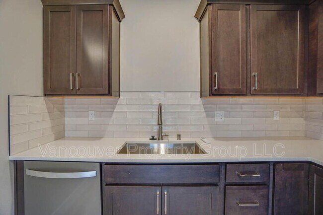 Building Photo - 313 E Caribou Ct