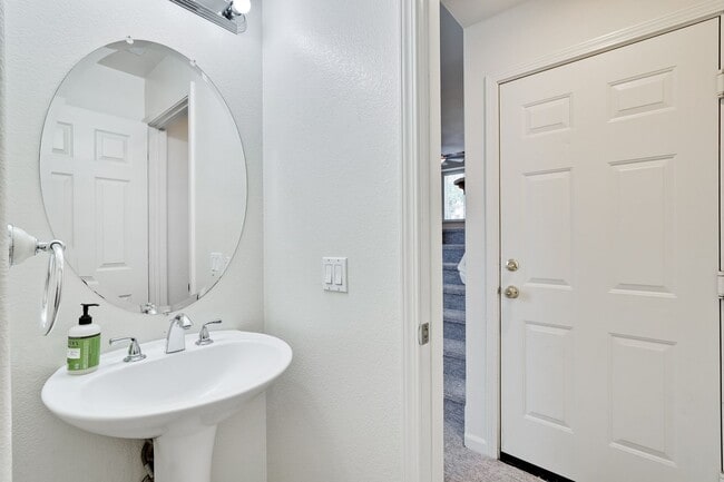 Building Photo - 3013 Goodacre Ct