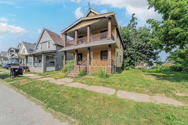 Building Photo - 3484 W 58th St