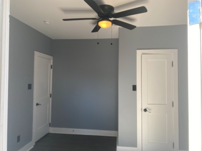 Building Photo - 2211 King St