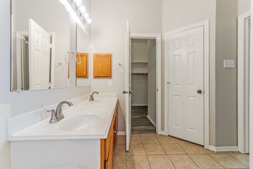 Building Photo - 4815 Chase More Dr