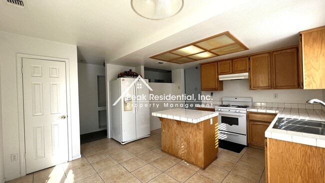 Building Photo - 8274 Golden Park Ct