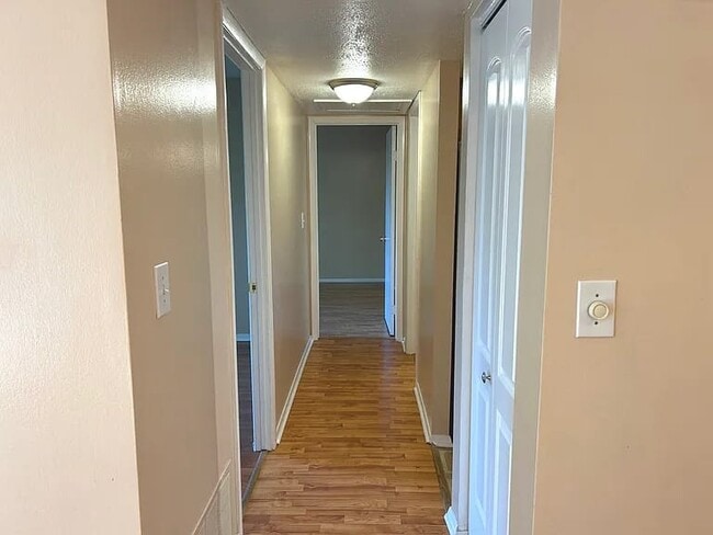 Building Photo - 1964 Kenilworth Cir