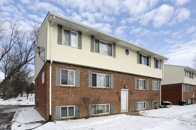 Primary Photo - Hecker Creek Apartments