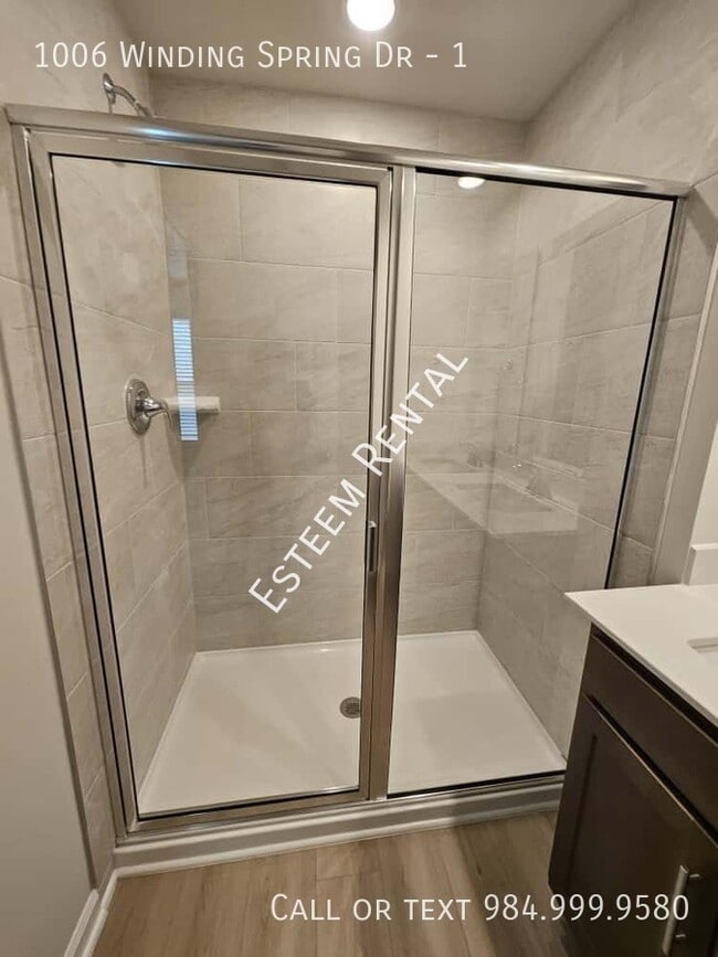 Building Photo - 1006 Winding Spg Dr