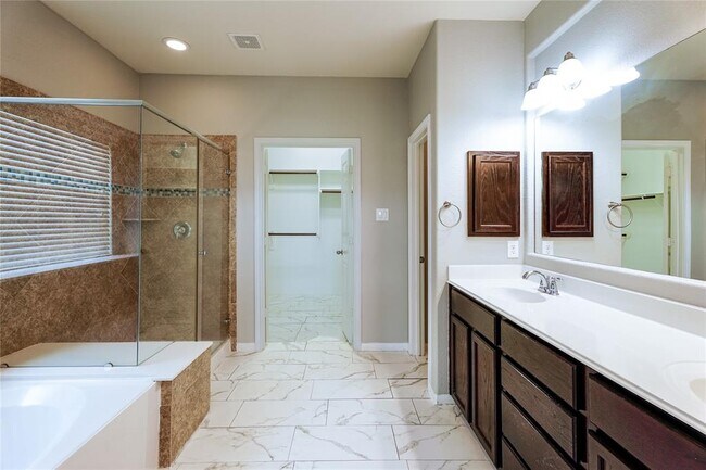 Building Photo - 6011 Watford Bend