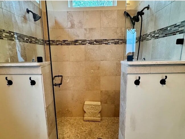 Building Photo - 5820 Palo Pinto Ave