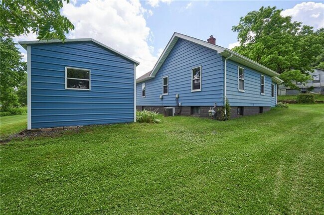 Building Photo - 105 Howard Derrick Ln