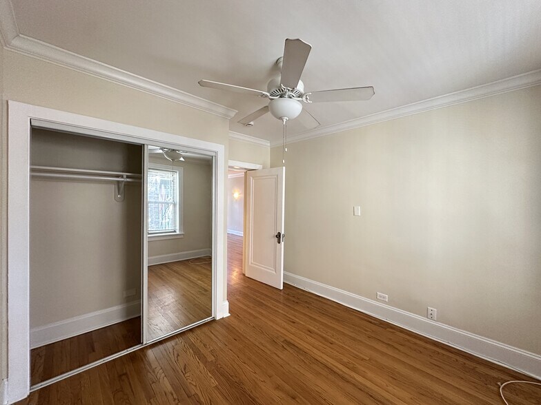 Building Photo - 912 Crain St