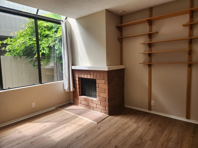 Building Photo - 626 Marlin Ct