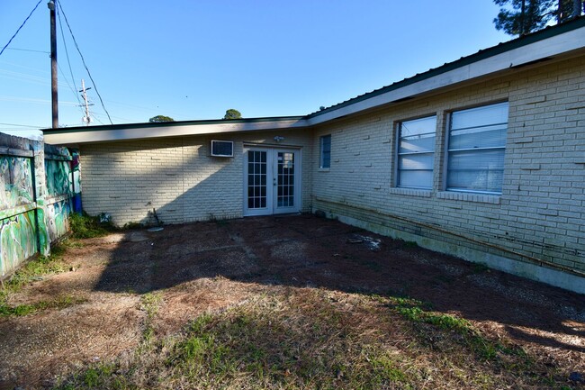 Building Photo - 2 Bed 1 Bath House in Ruston