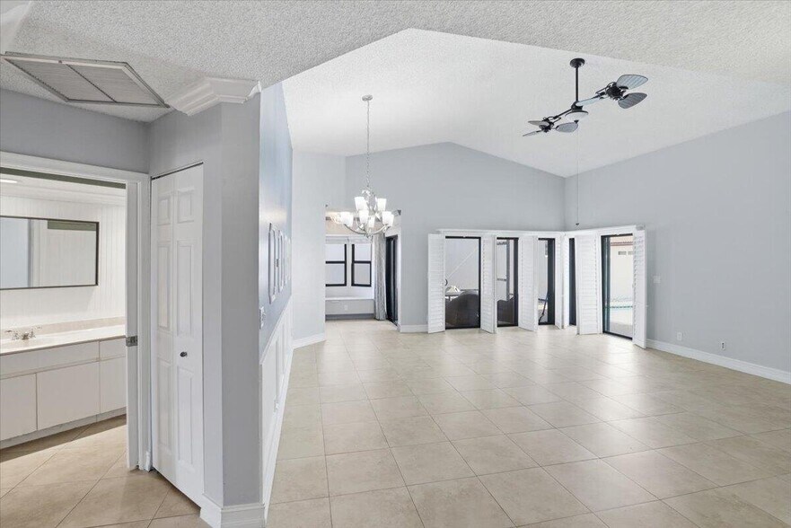 Building Photo - 21583 Villa Nova Dr