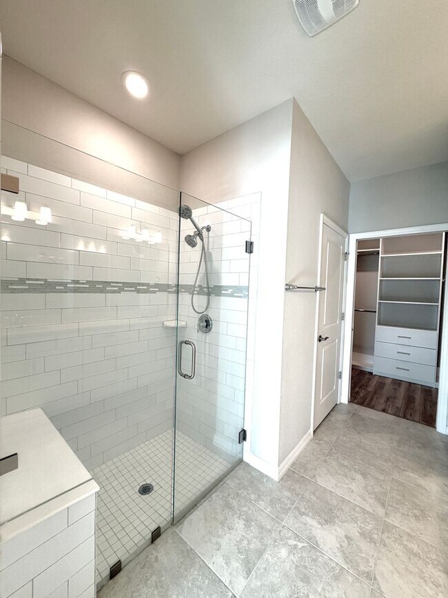 Building Photo - 106 Yellow Iris Ct