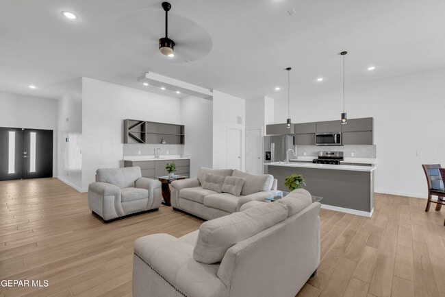 Building Photo - 12713 Captain Claudia CT