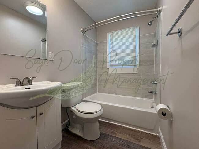 Building Photo - SINGLE FAMILY HOME IN RAYTOWN!!!