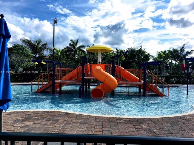 Building Photo - 191 SE 35 Ave