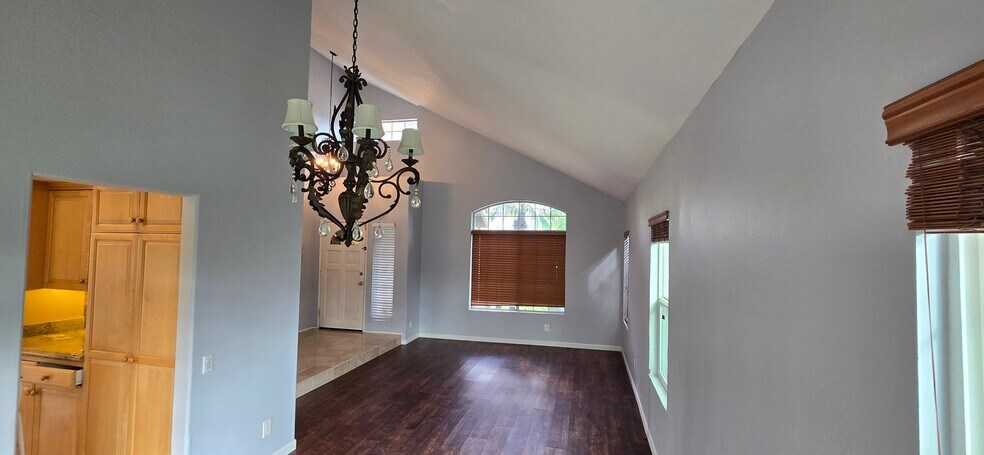 Building Photo - 766 S Morningstar Dr