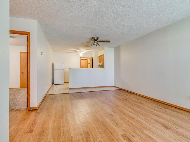 Building Photo - Adorable duplex in Norman