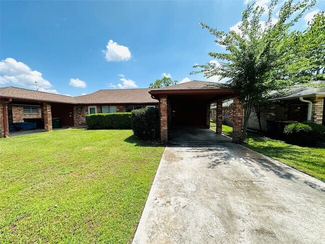 Building Photo - 1011 Mccall Ave