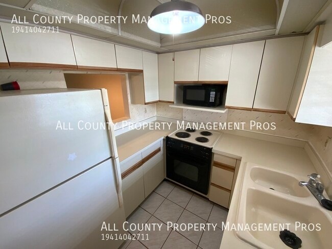Building Photo - 4511 3rd St Cir W