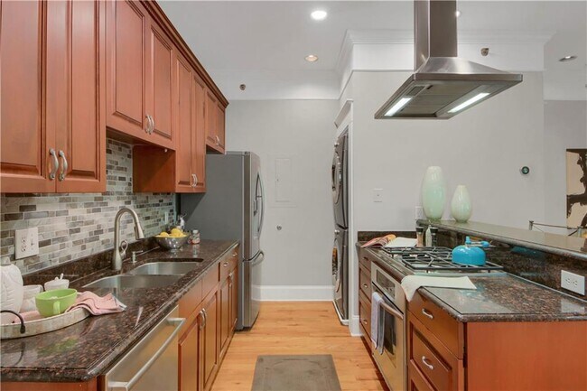 Building Photo - 259 14th St NE