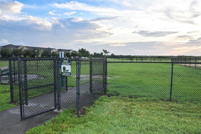 Building Photo - 4800 Riverwalk Dr