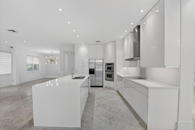 Building Photo - 11119 Blue Coral Dr