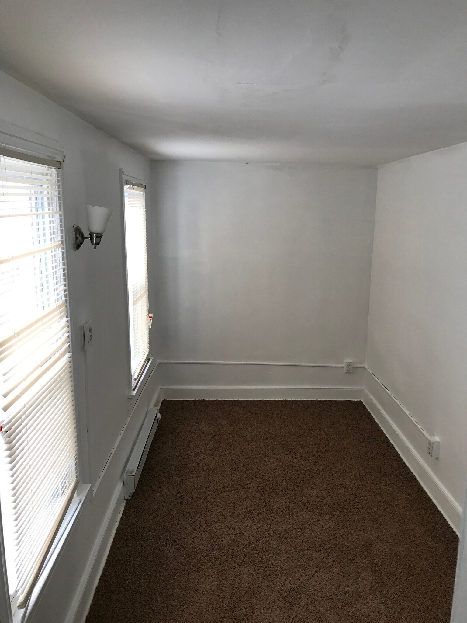 Building Photo - 520 S 14th St