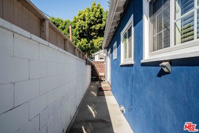 Building Photo - 12413 Beatrice St