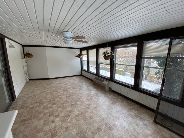 Screened porch - 3526 Dinsmore Castle Dr