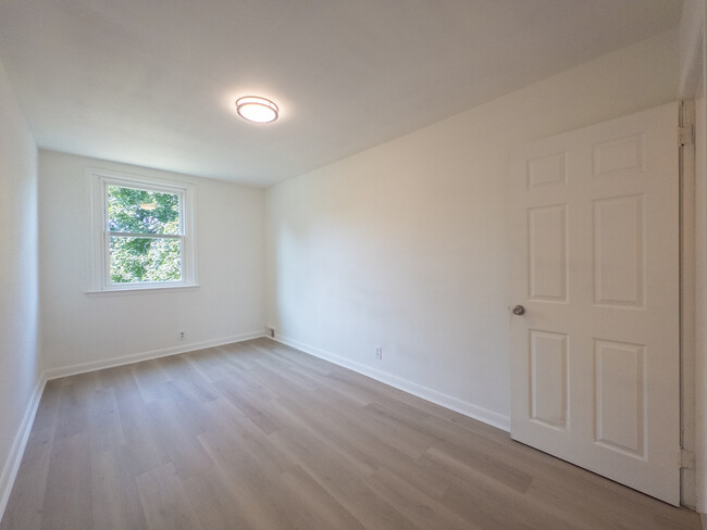 Bedroom | Cooke Ln - Hunter's & Cooke