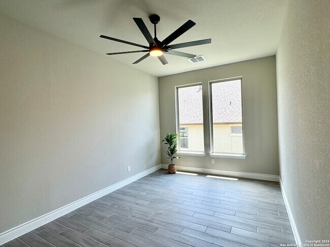 Building Photo - 211 Corazon