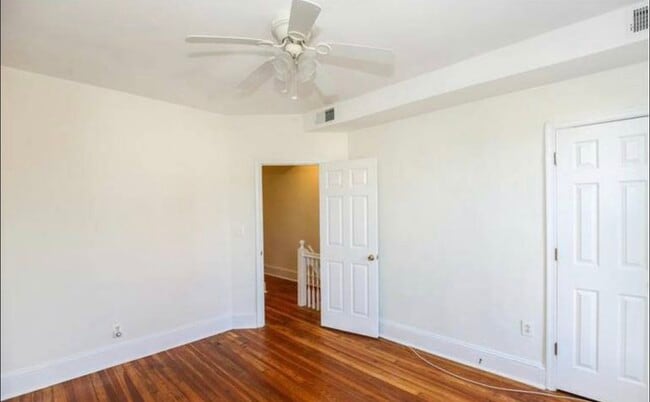 Building Photo - 1423 E Street NE, Unit 2nd Fl Front Bedroom