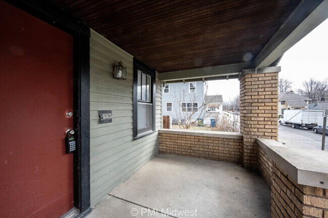Building Photo - Charming 1-Bedroom Duplex in Indianapolis with Spacious Layout and Convenient Location