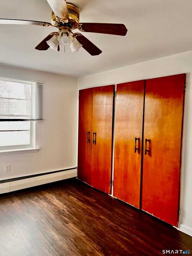 Building Photo - 40 Owen St