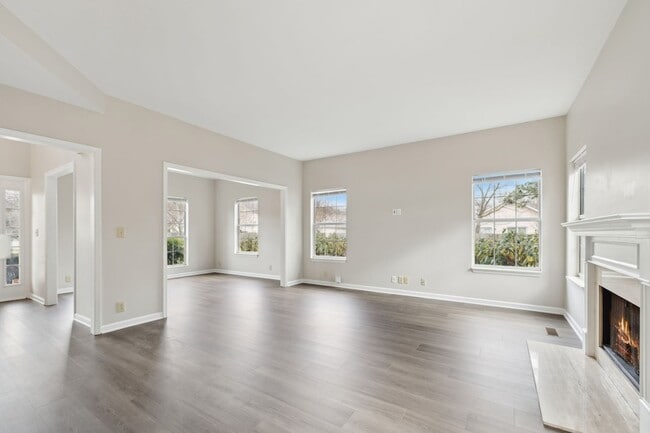Building Photo - 184 Crestfield Pl