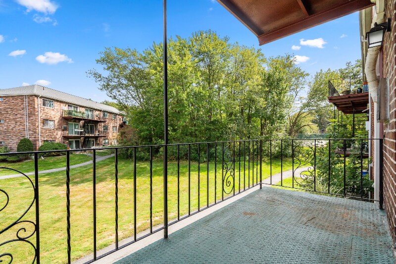 Building Photo - 28 Fernview Ave