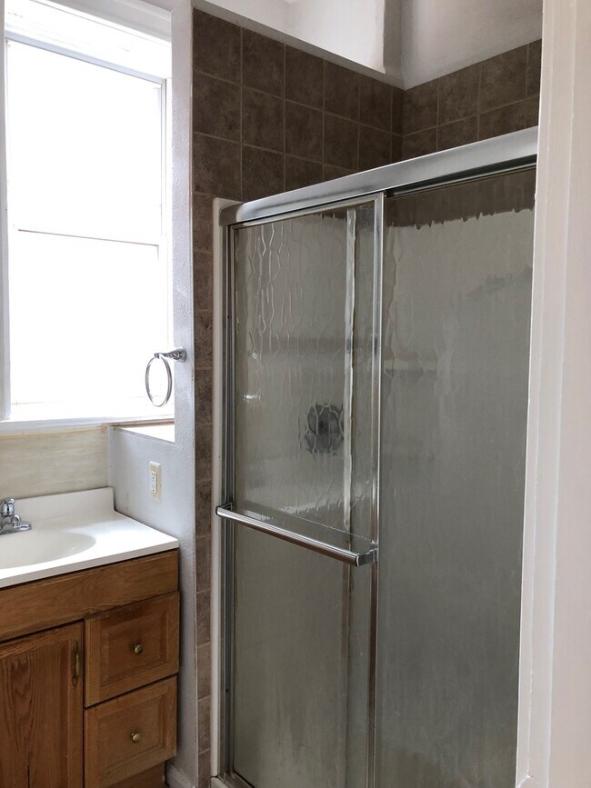 Building Photo - 2809 Sidney St