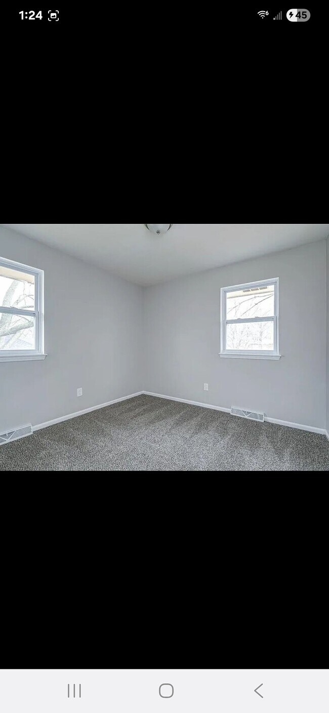 Building Photo - 314 SW Ensley Ln