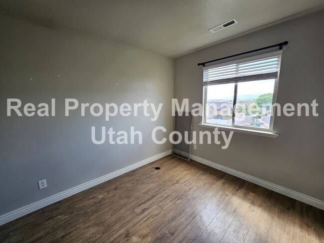 Building Photo - Spanish Fork House